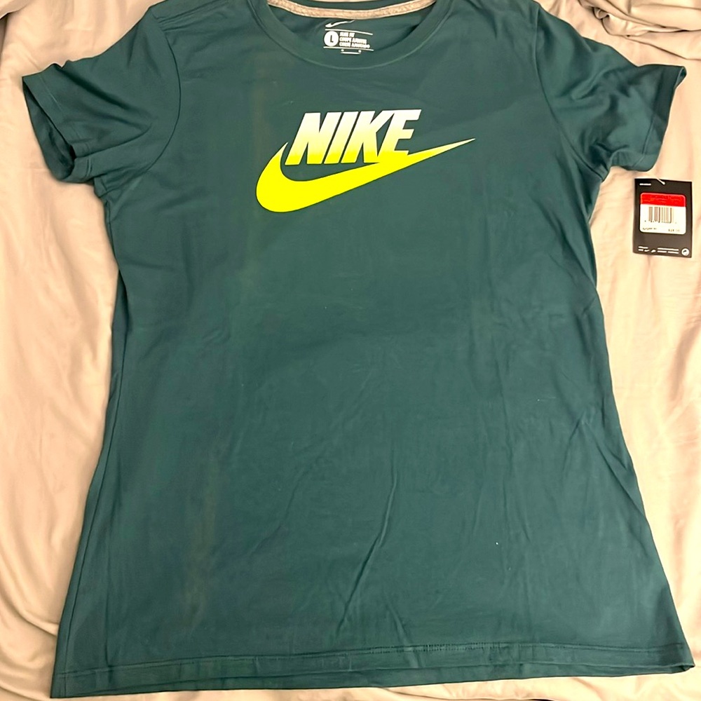 Nike Women’s T-shirt